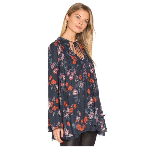 FREE PEOPLE Pebble Crepe So Fine Smocked Tunic Top Navy Floral Bell Sleeve Sz S - Picture 5 of 13